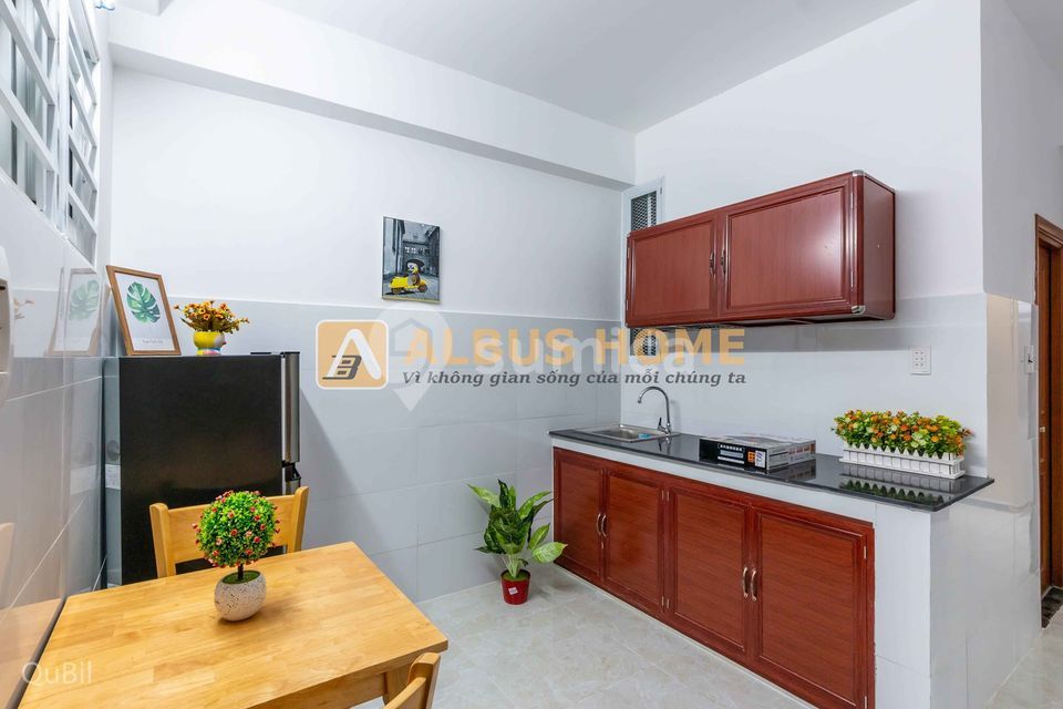 https://apis.sumica.ai/1/img/5pHp5m3ZEcrJVYrF3_T6y0JPRekQvqAEt8-mSiGOgTg/rs:fit:1024:1024/wm:0.375:ce:0:0:0.35/DzECz15ffSVu67W8/Xu96QIgwd5giPGSW/ttw469fNqIGailst.jpg