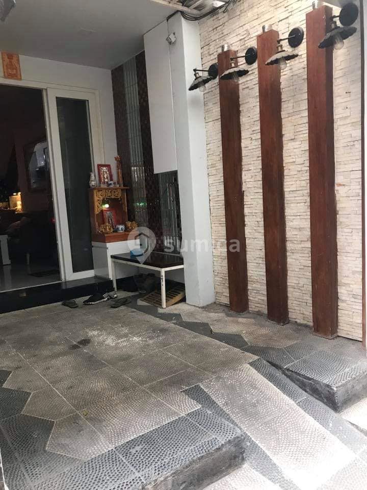 https://apis.sumica.ai/1/img/Gn1_9C7cICEWsbfxSMyVwVhxp97DLOlKvzenEuYmyRQ/rs:fit:1024:1024/wm:0.375:ce:0:0:0.35/DjpYiVEKPmQtrue4/VrE5GJ05Ntk4ZyDc.jpg
