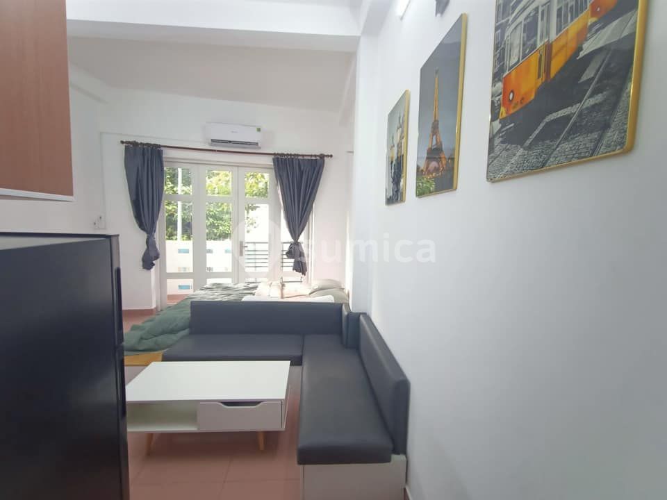 https://apis.sumica.ai/1/img/H_REG7rQOG0Reo9xg6cABUxwUi1fxnkKkwo3CxmTOkk/rs:fit:1024:1024/wm:0.375:ce:0:0:0.35/XjNRmgtUJyVuv-a_/Ce96QIgwd5giPGSW/ttw469fNqIGailst.jpg