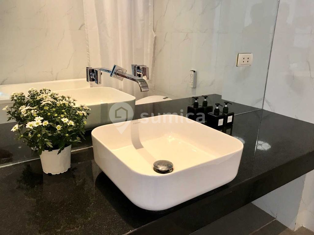 https://apis.sumica.ai/1/img/R42rRNkSY_cJX_7FTm__b_5kAGTZGKle2uYz2u2pMb4/rs:fit:1024:1024/wm:0.375:ce:0:0:0.35/AT0FjEgSKnEmuPiu/T6wyHdozMMk4ZyDc.jpg