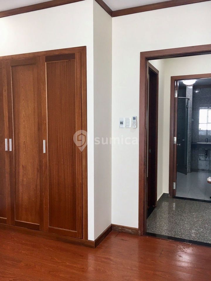 https://apis.sumica.ai/1/img/bwzkMkIKGirQXYIKge7OTN0xiuVC7kQetnco0FA9ho4/rs:fit:1024:1024/wm:0.375:ce:0:0:0.35/DmRXmFledSVu5ea-/Xu96QIgwd5giPGSW/ttw469fNqIGailst.jpg