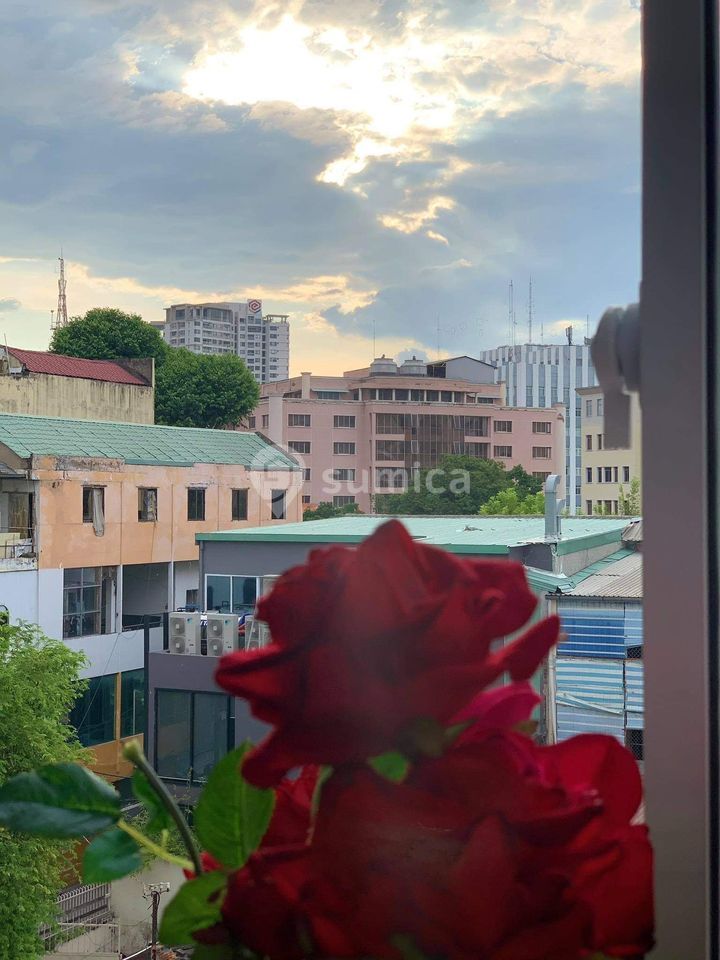 https://apis.sumica.ai/1/img/nHVLzJRIvPzVC2XYxS1K3gMuMPTccMtNOauQJX2SmZo/rs:fit:1024:1024/wm:0.375:ce:0:0:0.35/CGRWmg4EJSVu7Oa7/Be96QIgwd5gjOmKW/54897dfBr9Cf3Ql_.jpg